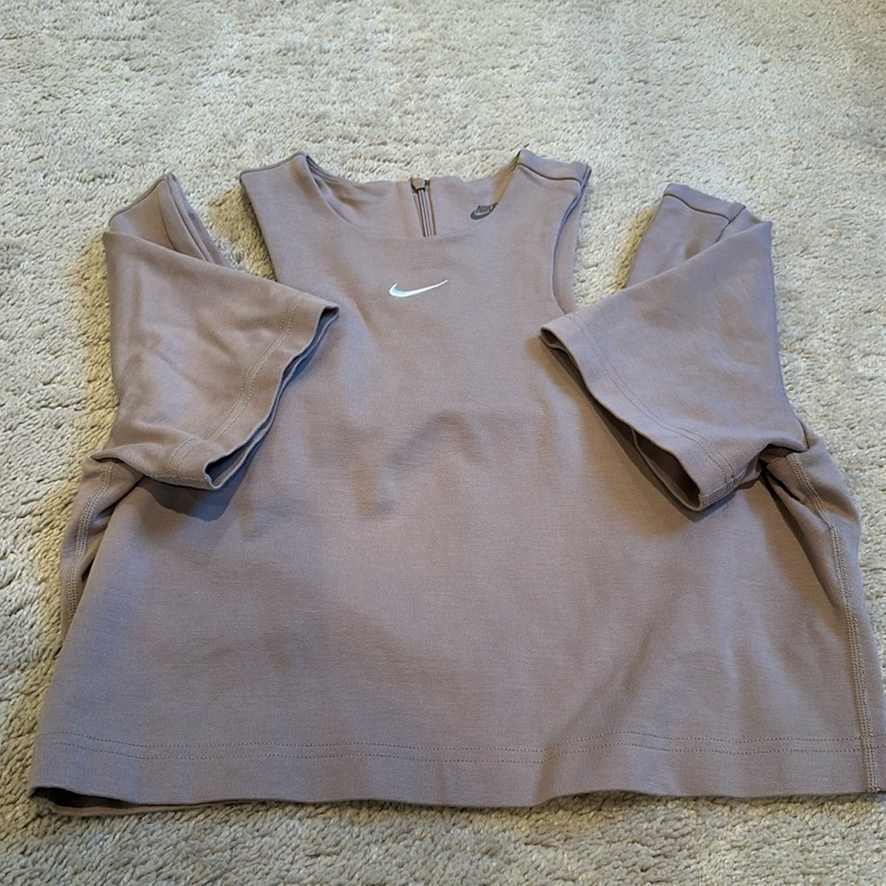 Nike Cropped Cutout Top